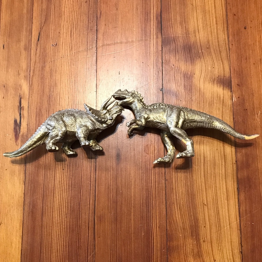 ✨Set of 2 Plastic Dinosaurs